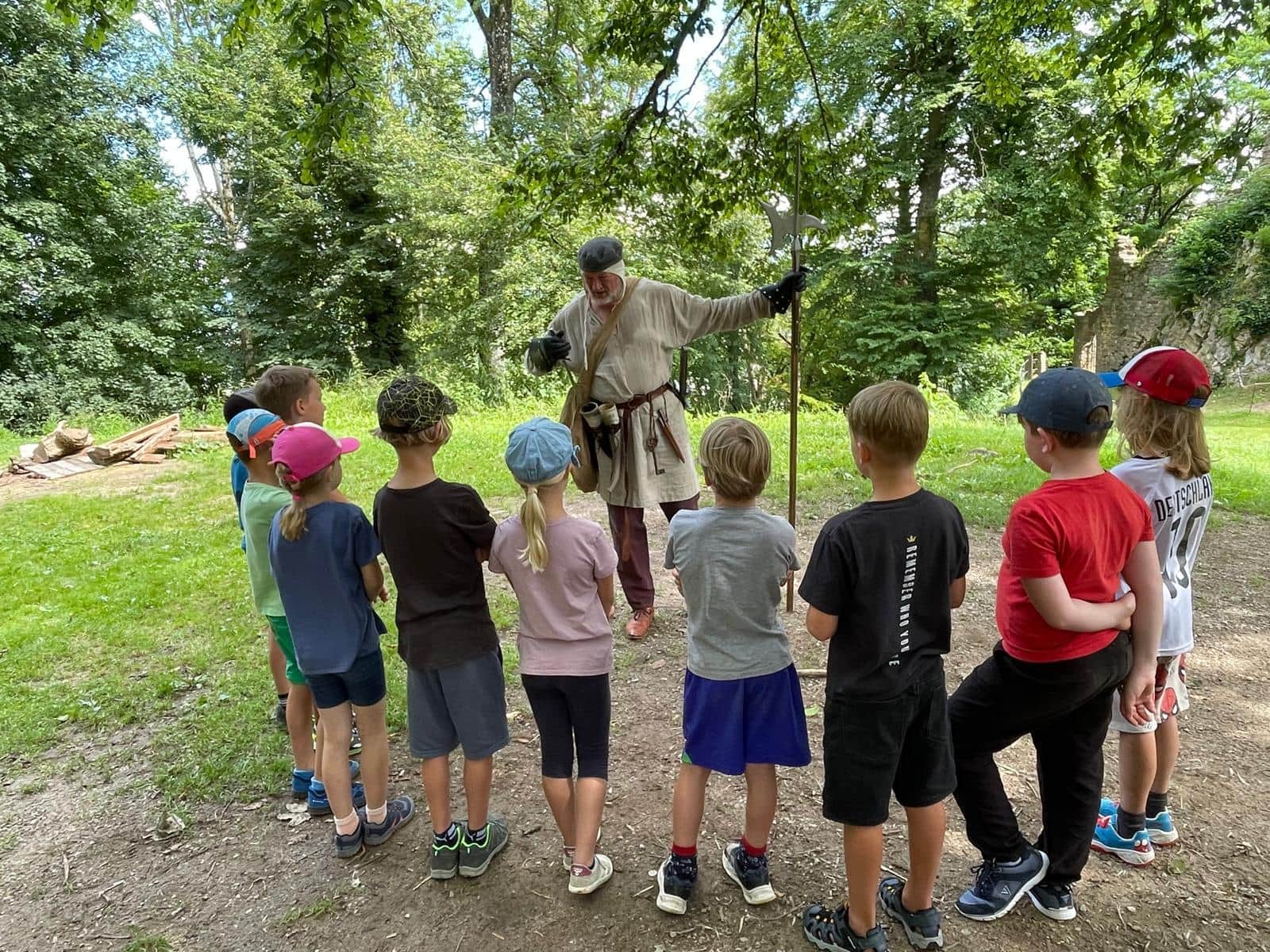 Erklärungen im Burggraben